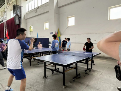 商学院教师积极参与校运会乒乓球比赛